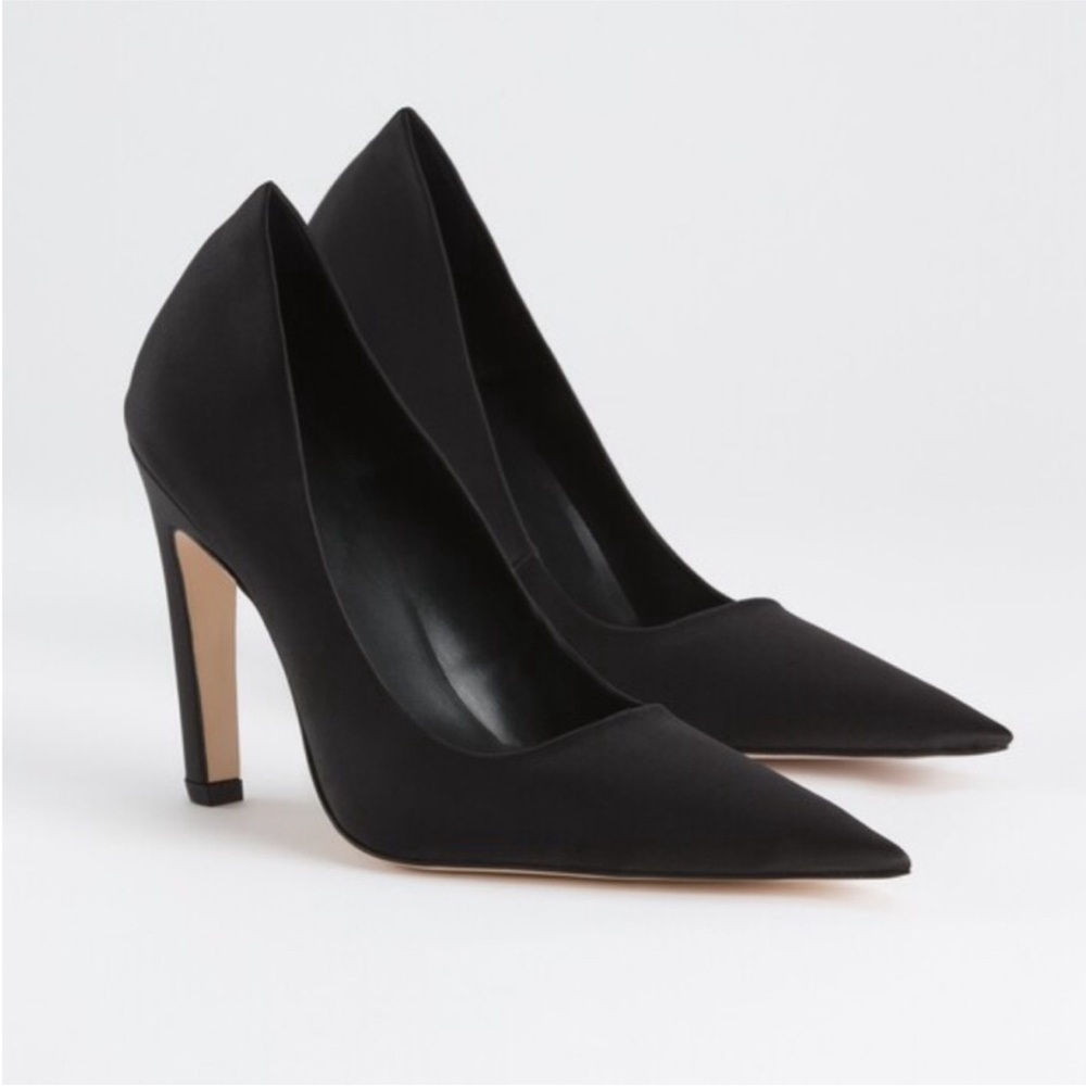Good American Black Satin Pointed Toe Pumps size 6.5/7 NWOTS